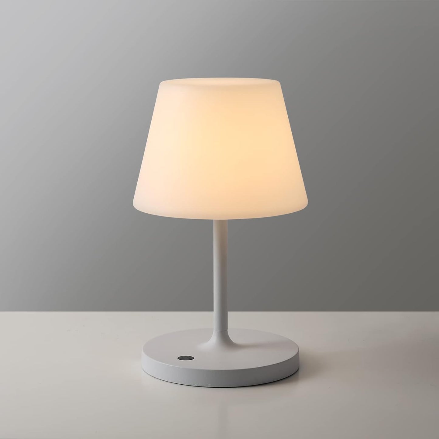 Outdoor Battery Operated Table Lamp Waterproof for Versatile Use