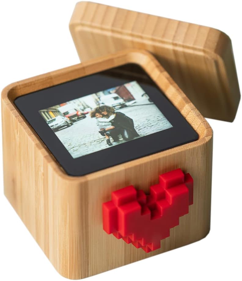 Lovebox Photo Messenger: Meaningful Gift for Loved Ones
