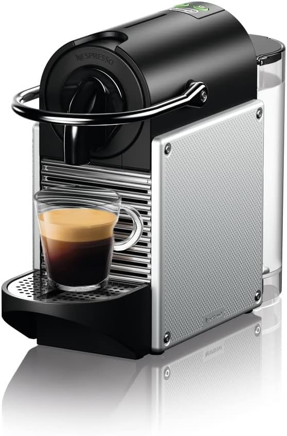 De'Longhi Aluminum Espresso Maker - Quick & Stylish!