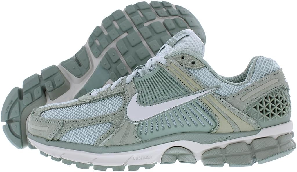 Nike Men's Zoom Vomero 5 Shoes for Ultimate Running Comfort