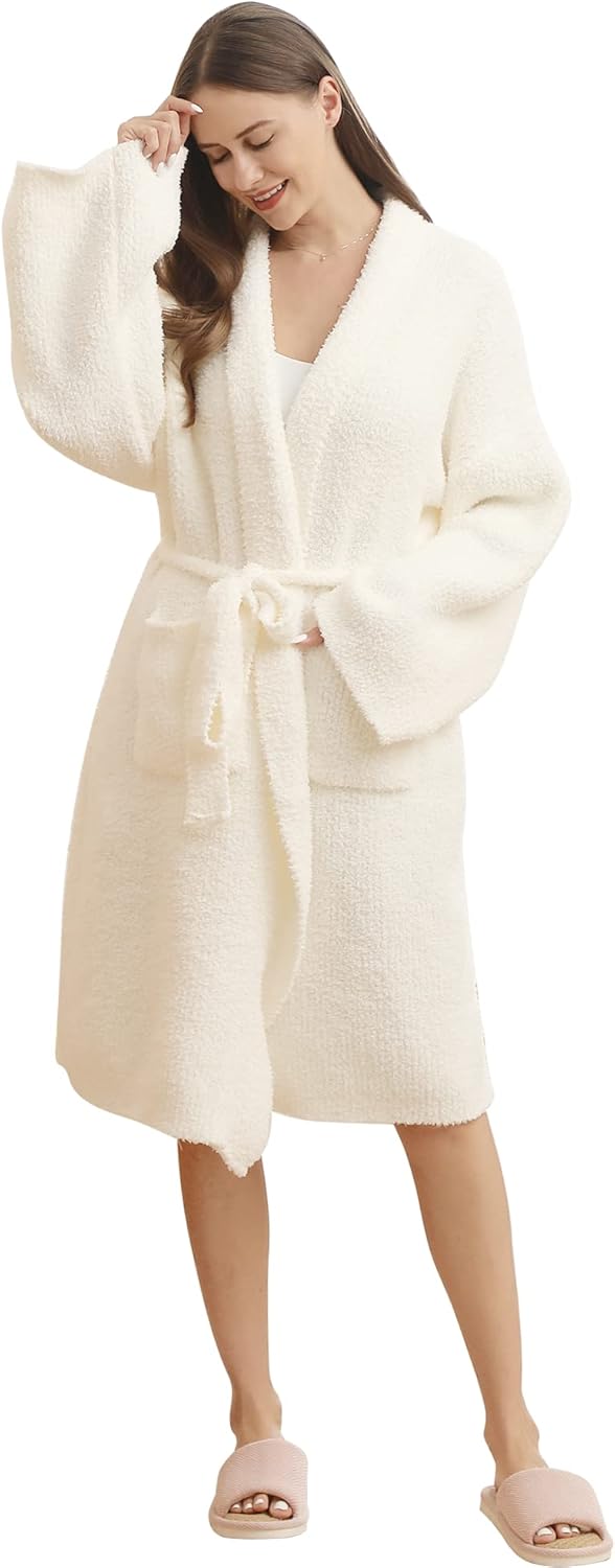 Cozy Lightweight Plush Bathrobe with Pockets for Women