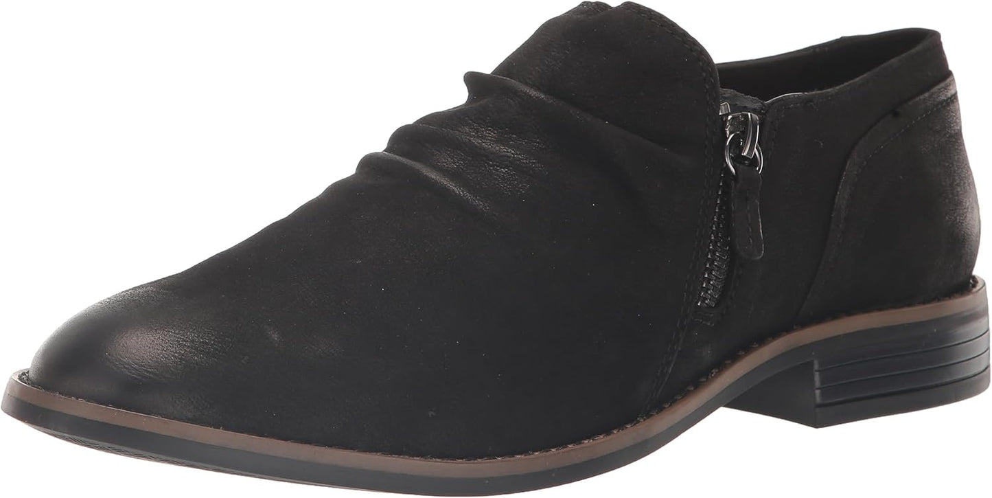 Clarks Women's Camzin Pace Flats for Ultimate Comfort and Style