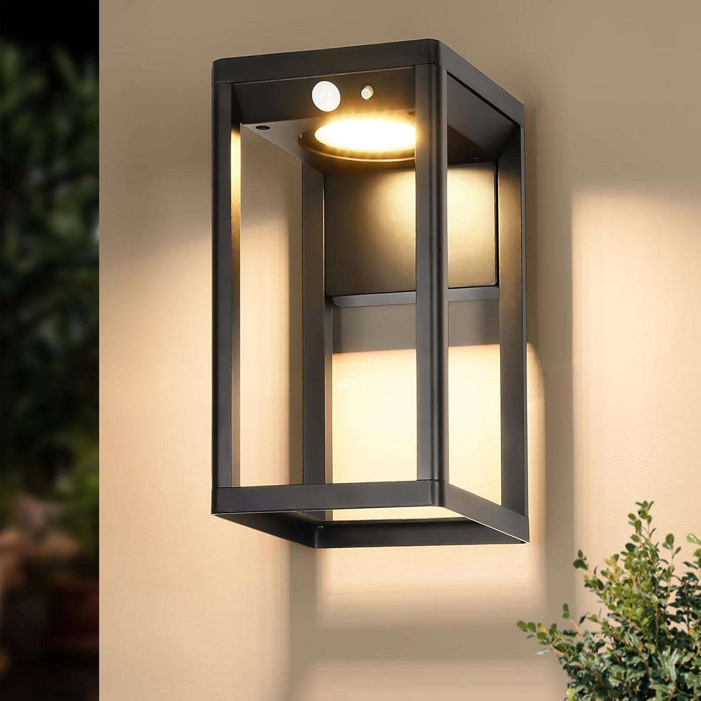 Solar Outdoor Wall Light with Motion Sensor - 600 Lumen Brightness