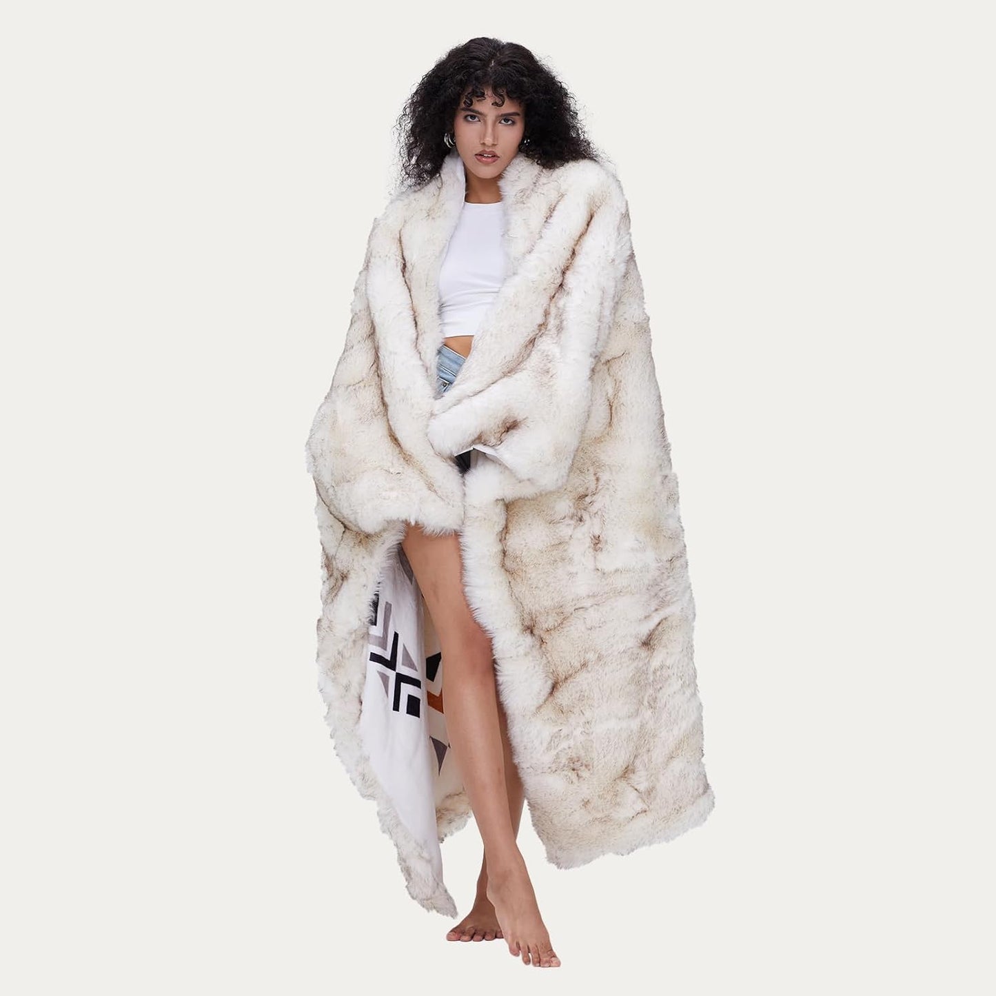 Luxury Plush Faux Fur Throw Blanket with Aztec Pattern for Cozy Warmth