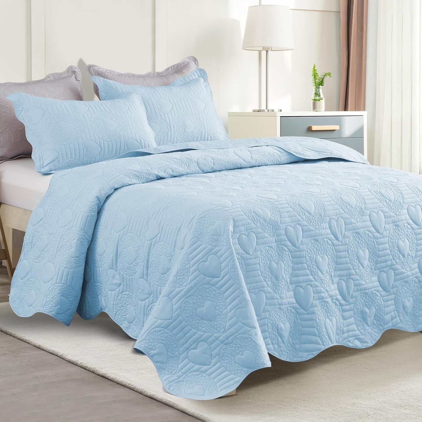 Full/Queen Size Quilt Set for All Seasons - Lightweight Bedspread