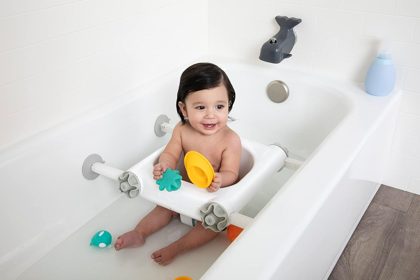 Regalo Bath Seat: Supportive Sit-Up Bathing