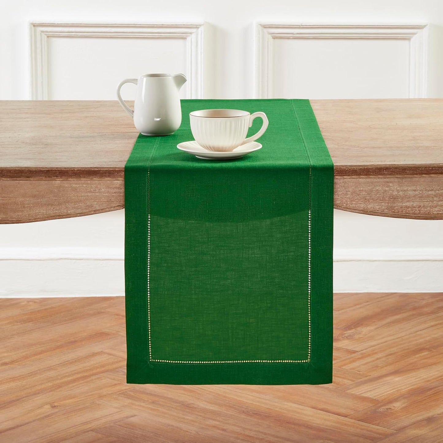 Elegant Garden Green Linen Table Runner for Stylish Decor