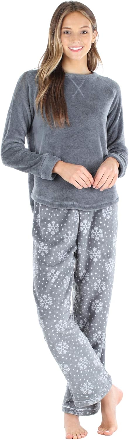 PajamaMania Women's Fleece Long Sleeve Pajama Set for Comfort