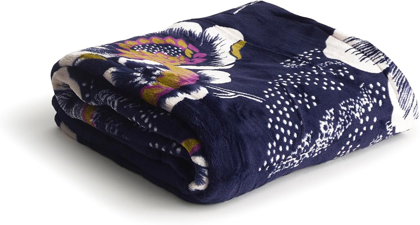 Vera Bradley Women's Disney Fleece Plush Throw Blanket Review