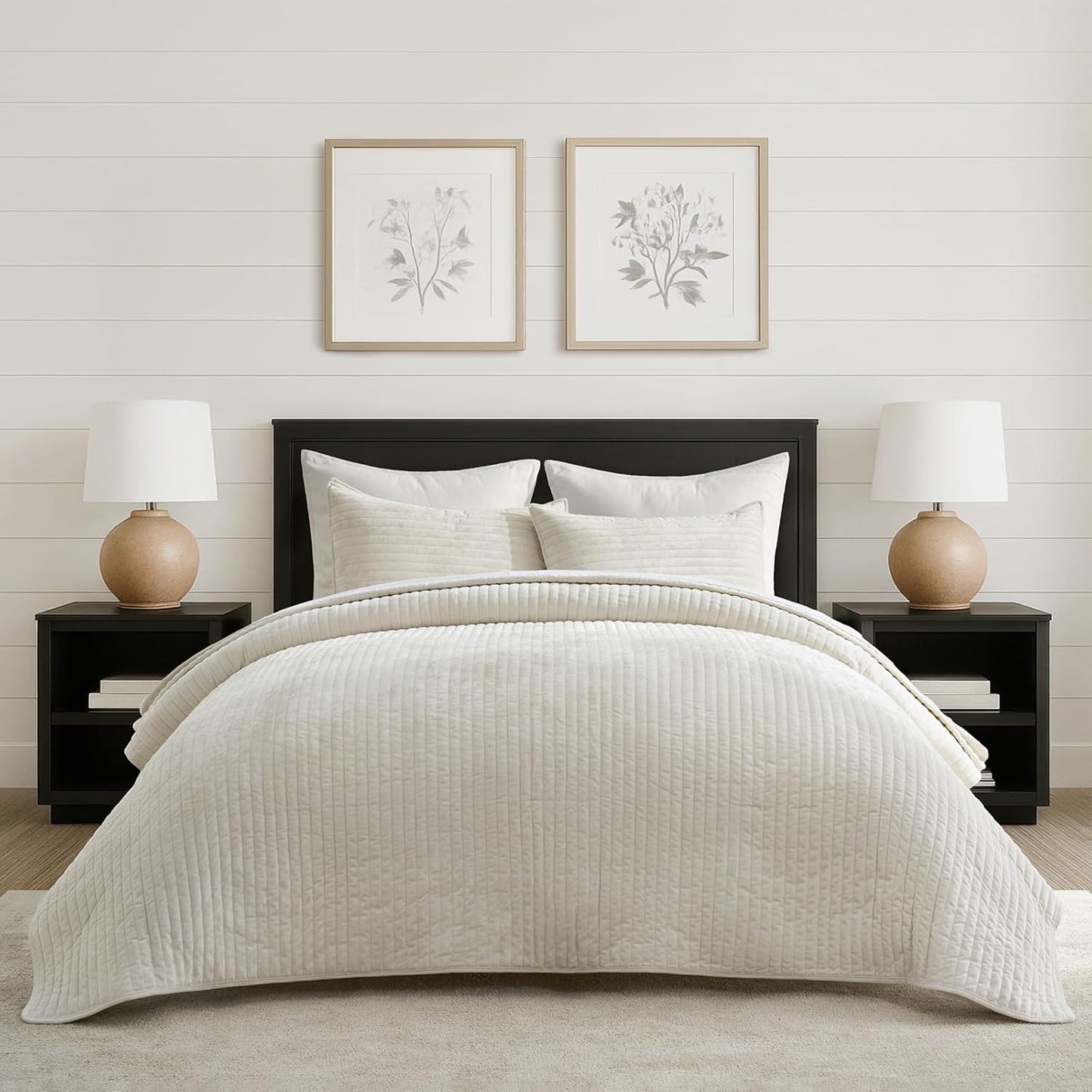 Luxurious Velvet Quilt Set Queen Size for All Season Comfort