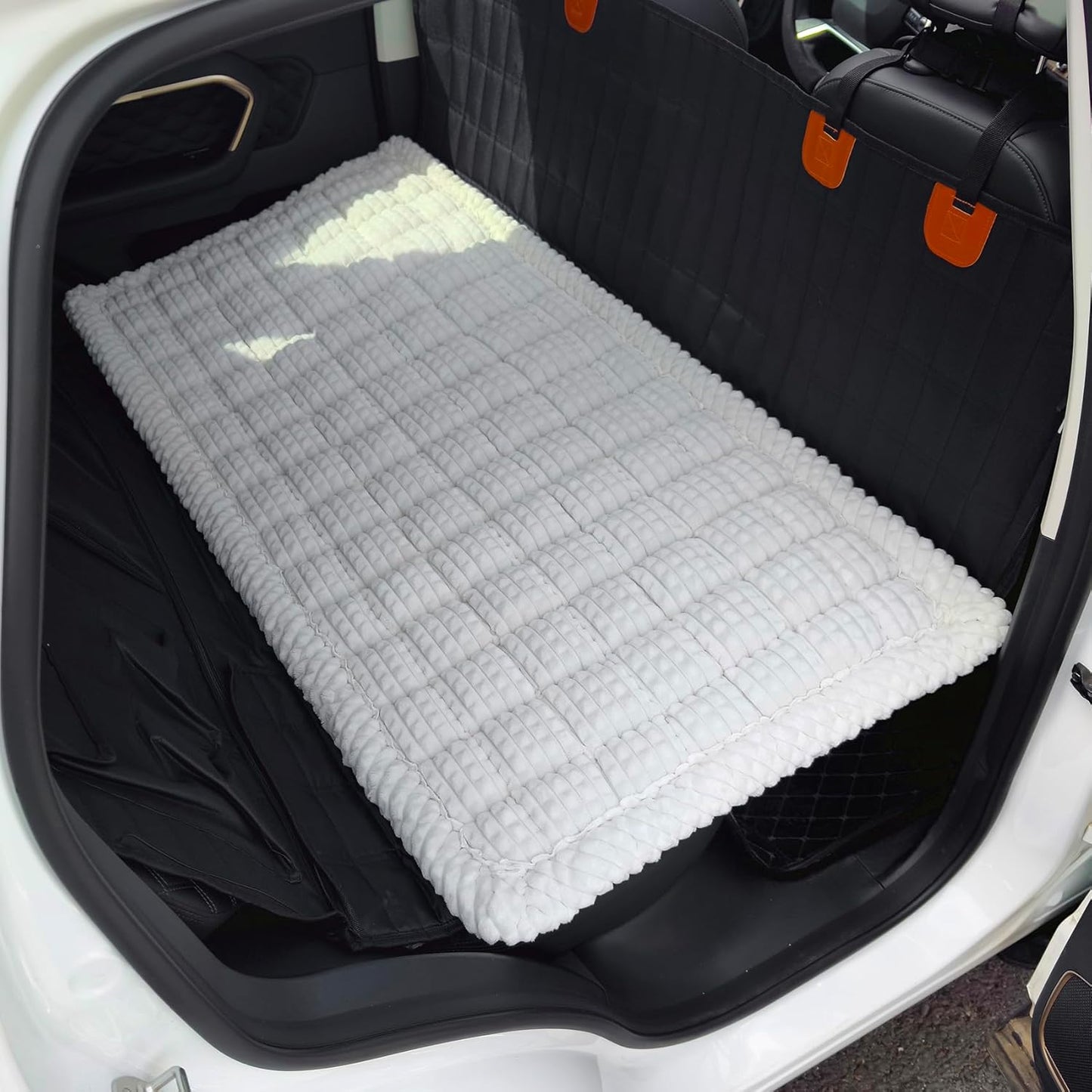 Non-Slip Dog Bed for Car Backseat - Cozy & Washable Mat