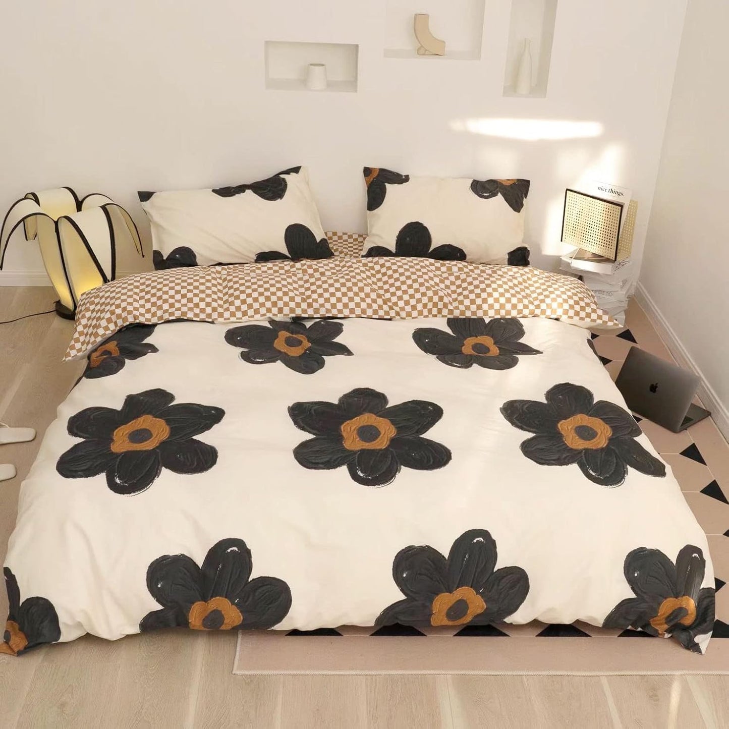 KAREVER Black Floral Comforter Set for Chic Bedroom Style