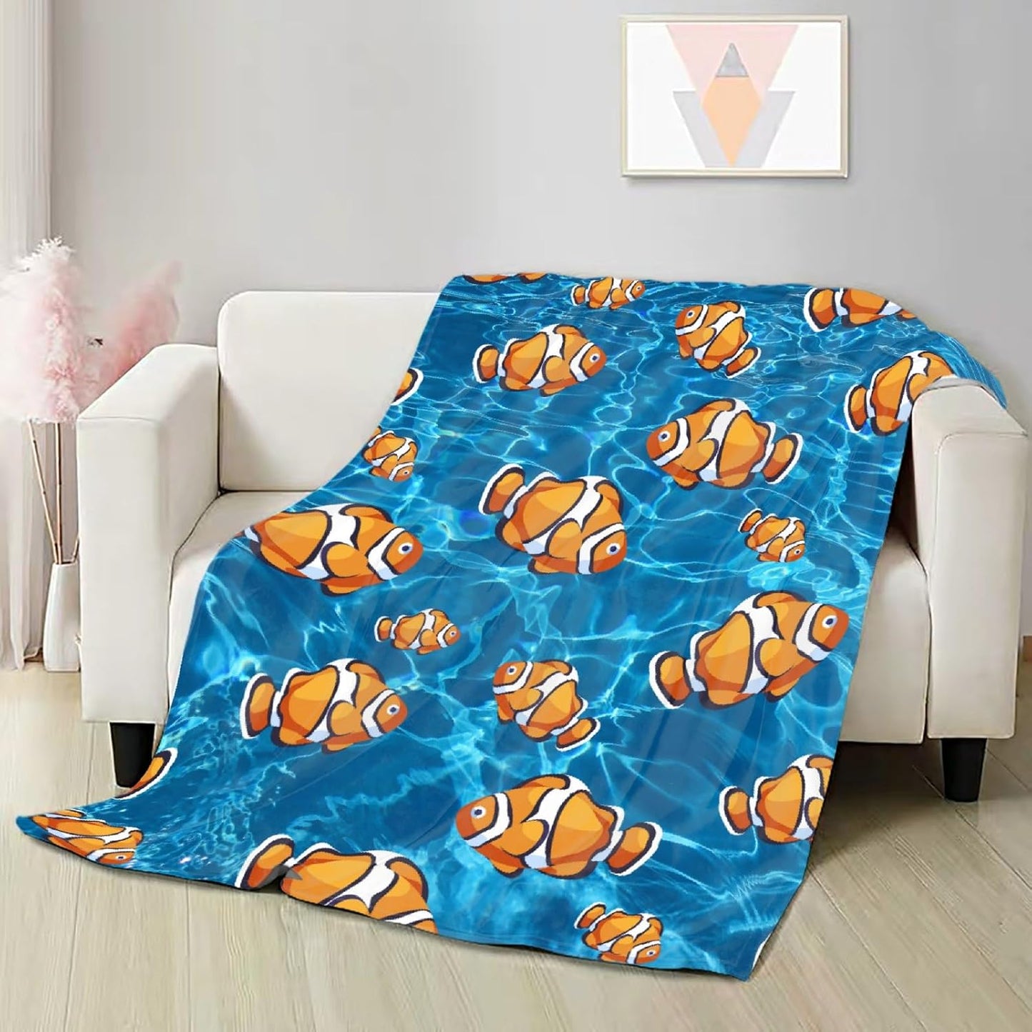 Cozy Clownfish Fleece Blanket - Soft & Warm 50x40in