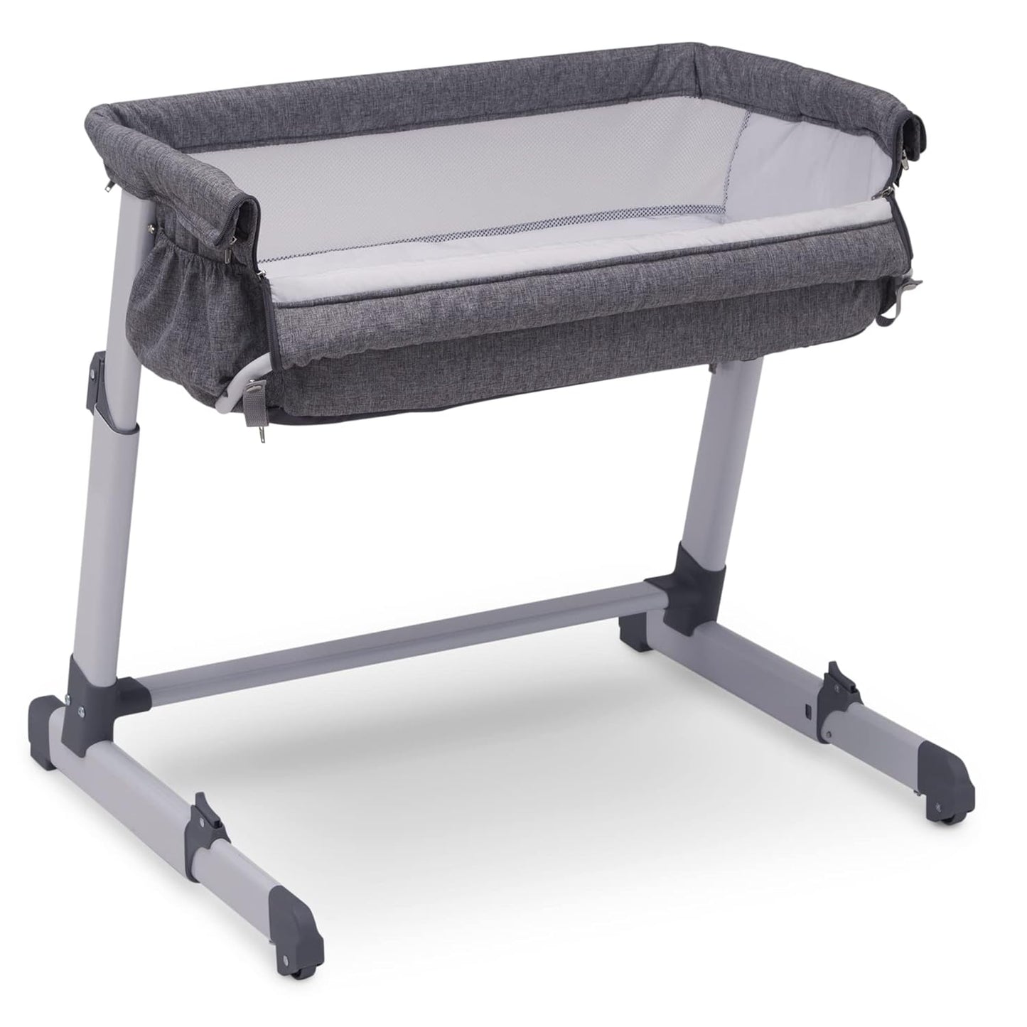 Delta Children Simmons Kids Dream Bedside Bassinet for Baby