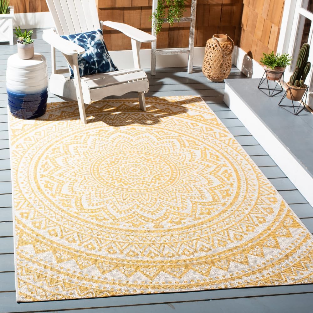 SAFAVIEH Courtyard Collection 4ft x 5ft 7in Ivory/Gold Area Rug