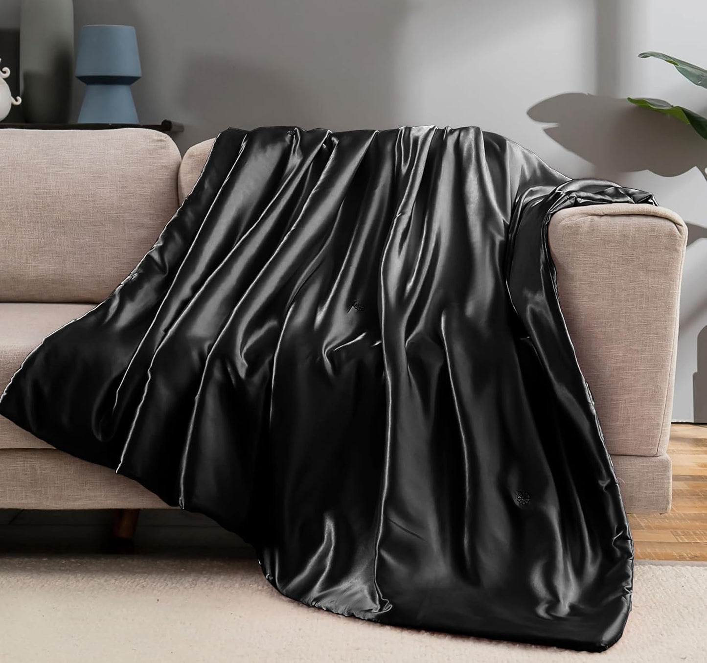 Vonty Satin Throw Blanket - Soft, Silky, and Cooling Comfort