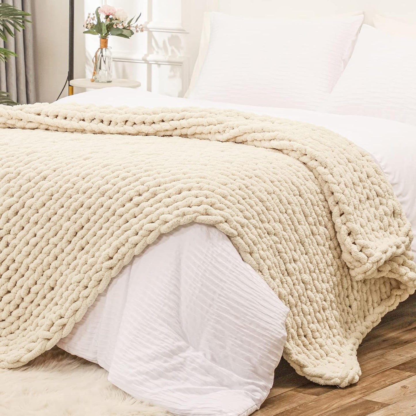 Chunky Knit Throw Blanket for Couch, Cozy Soft Chenille Yarn