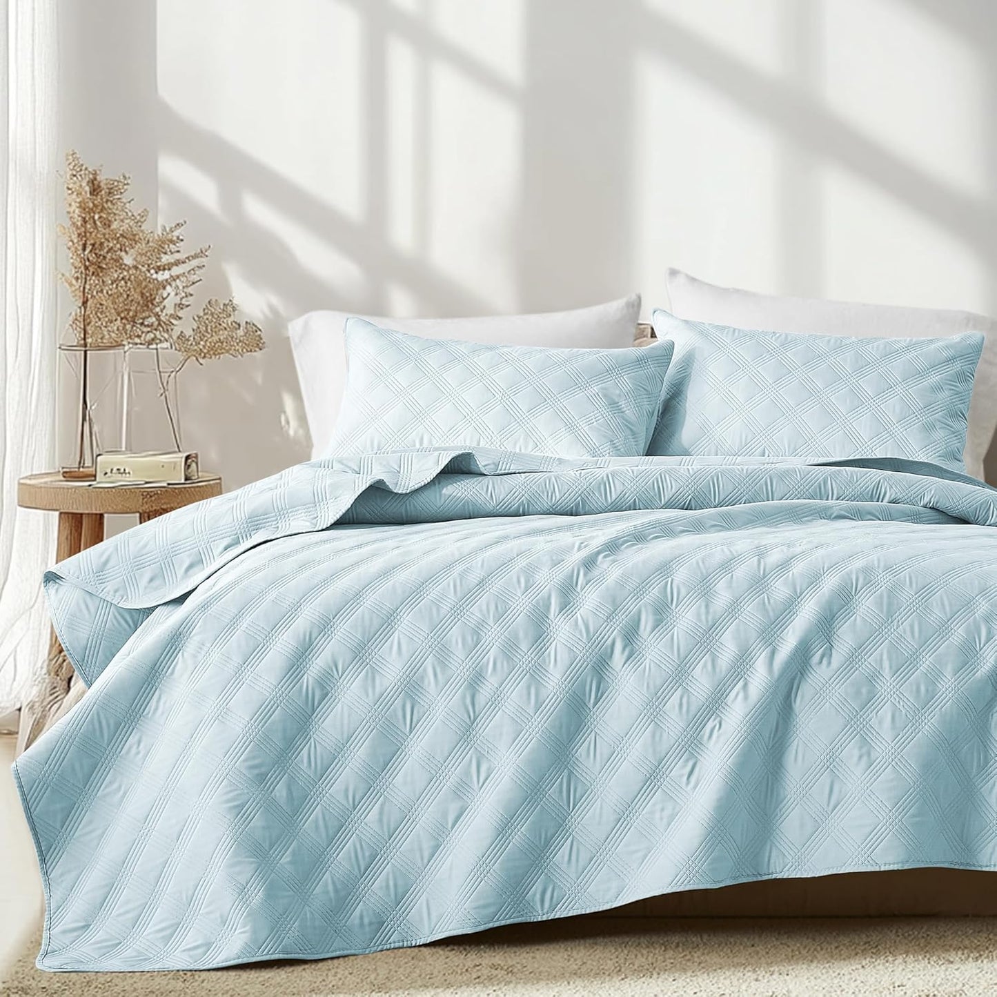 Sky Blue Microfiber Quilt Set for King Size Beds - Modern Design