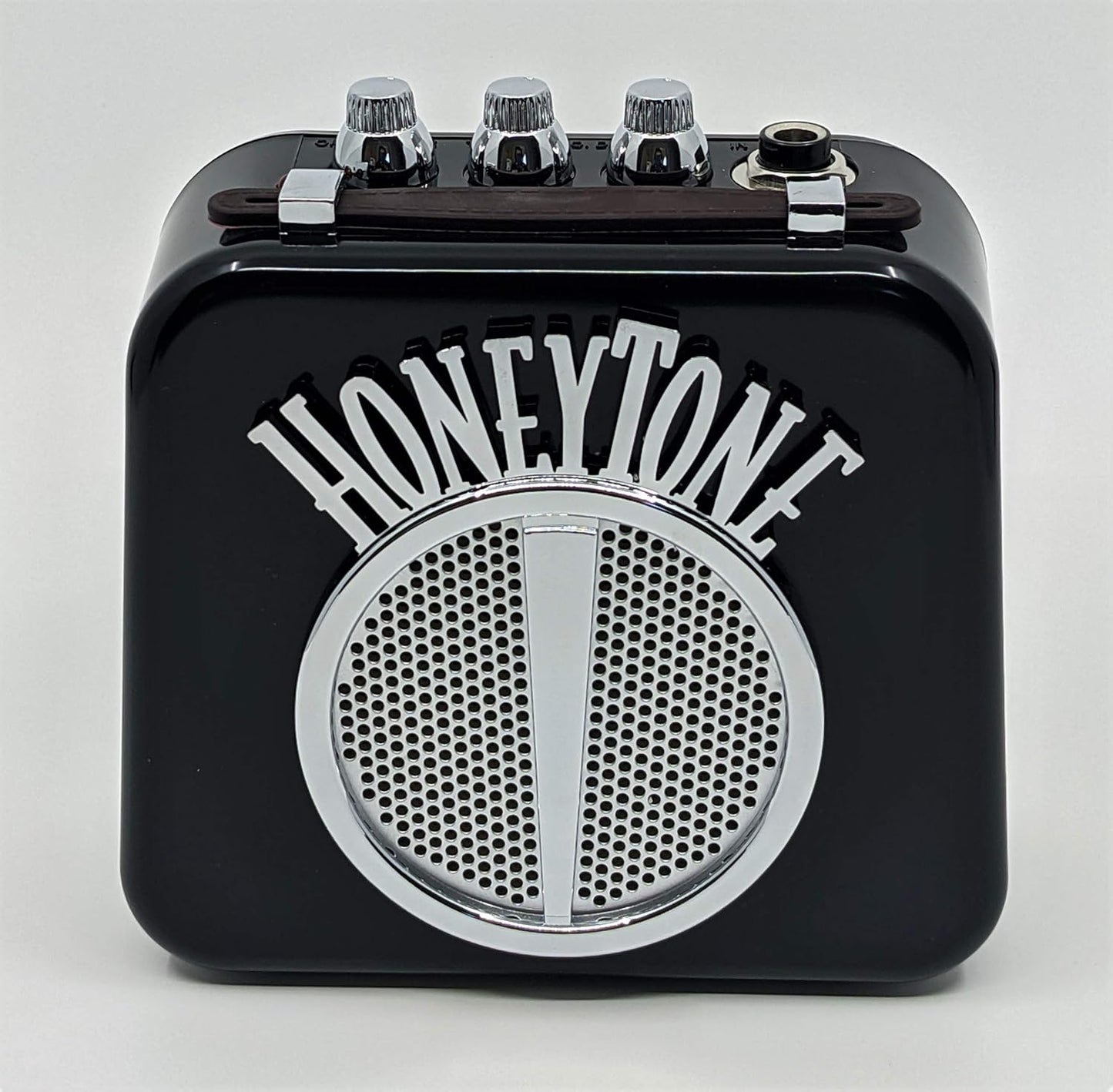 Portable Powerhouse: Danelectro Mini Amp in Black