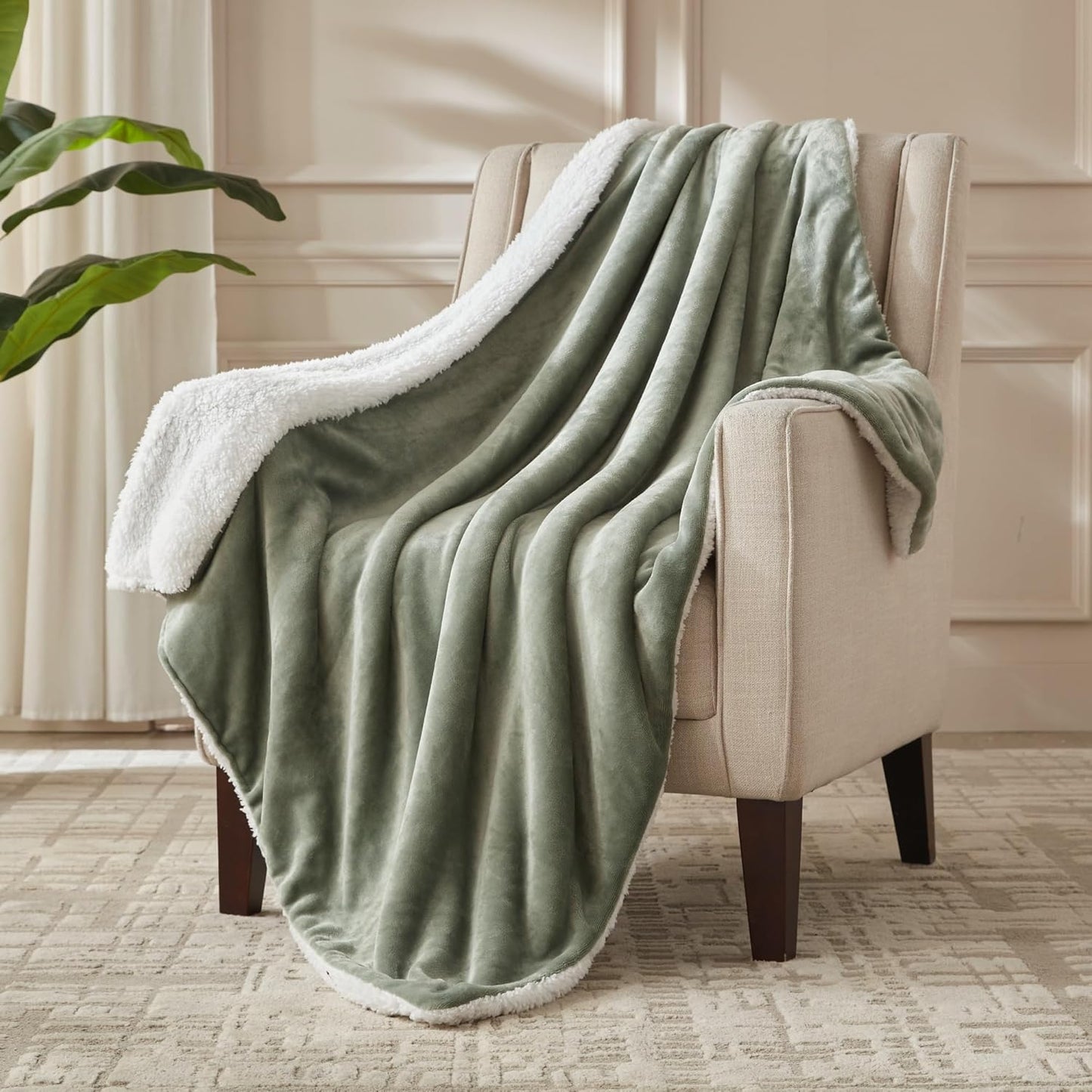 Electric Heated Blanket Throw, Soft Flannel & Sherpa Comfort