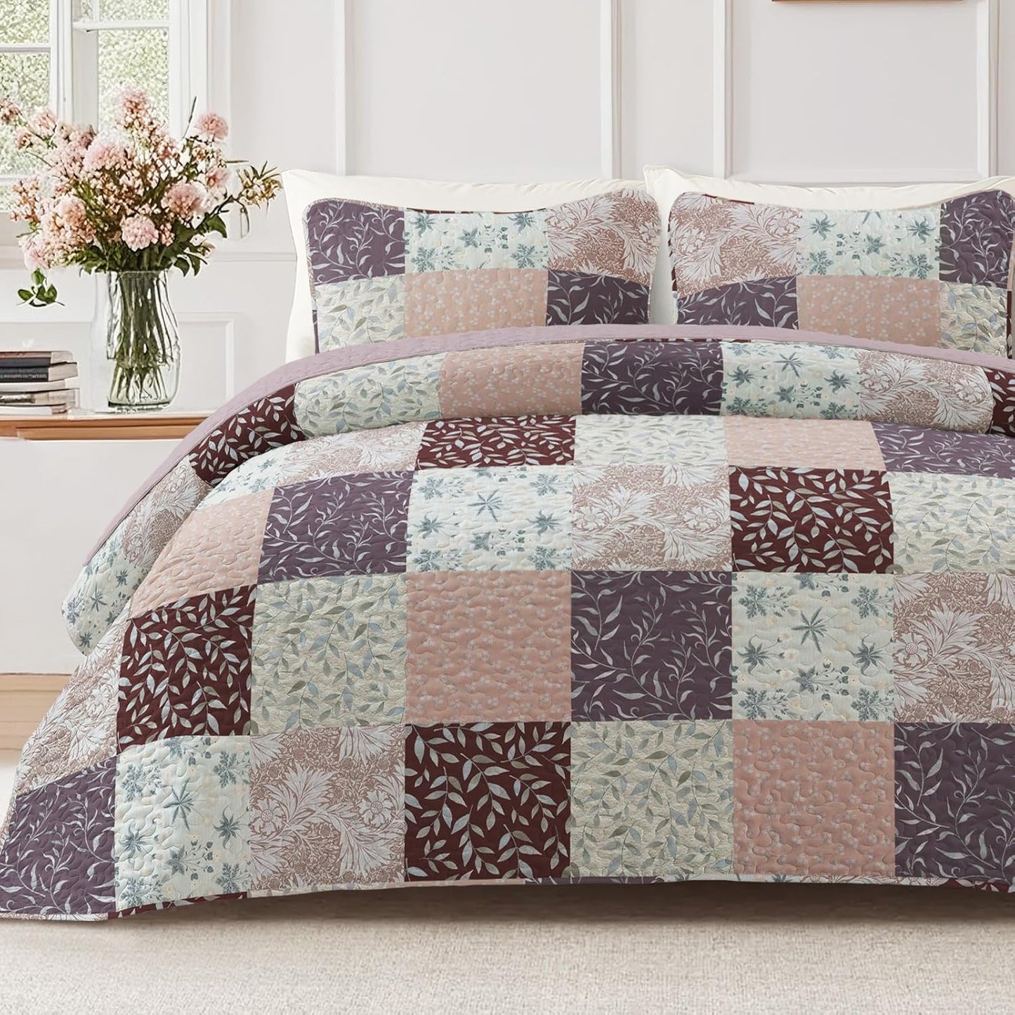 Exclusivo Mezcla Reversible Boho Quilt Set for King Size Beds