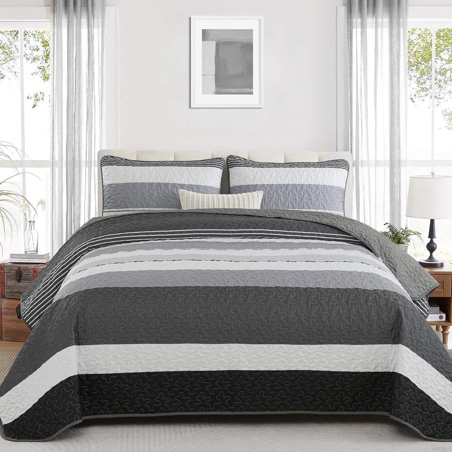 Dinjoy Black and White Striped King Size Quilt Set for Comfort