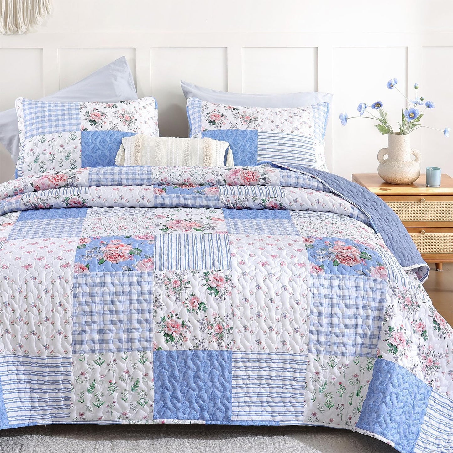 YIKUSH Twin Size Floral Quilt Set - Soft Blue Comforter Blanket