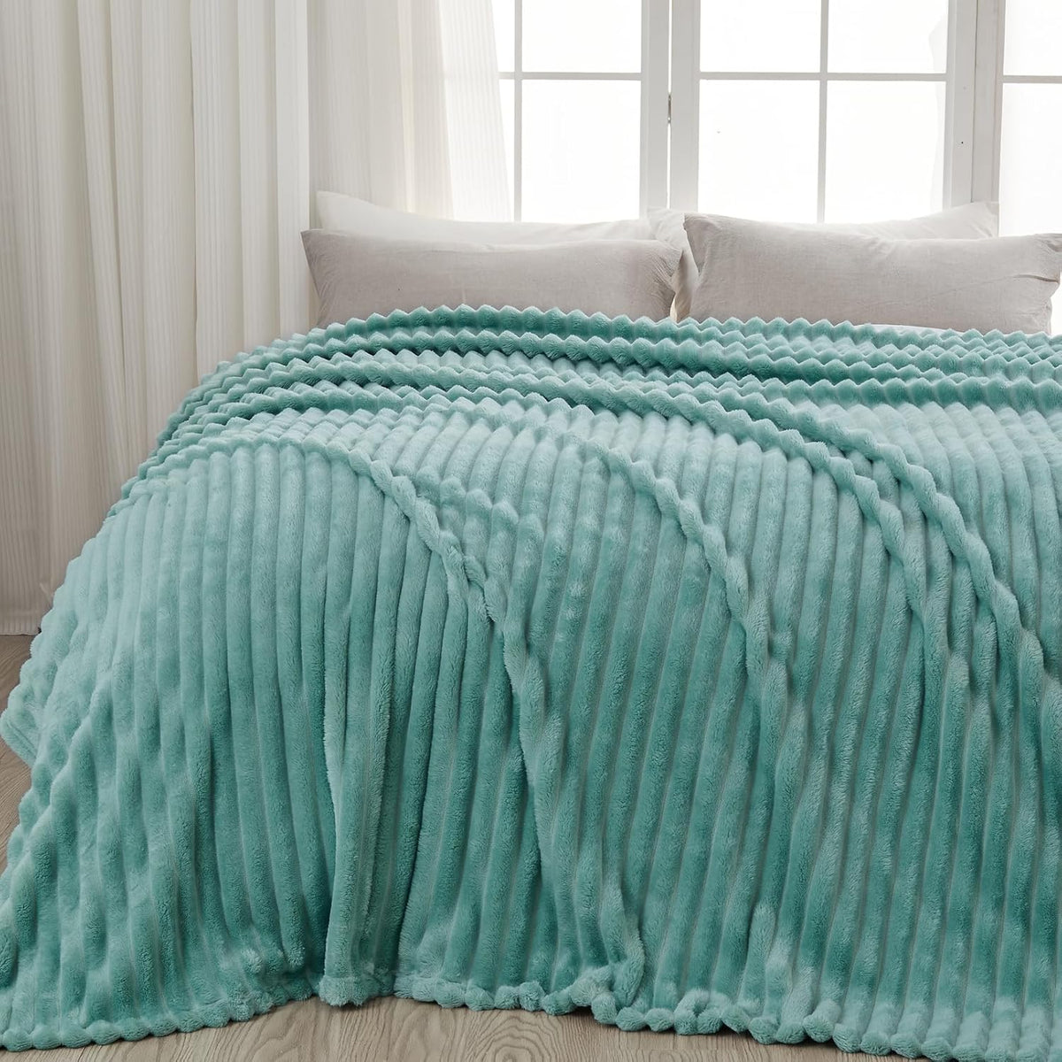 Super Soft King Blanket in Mint Green for All Season Comfort
