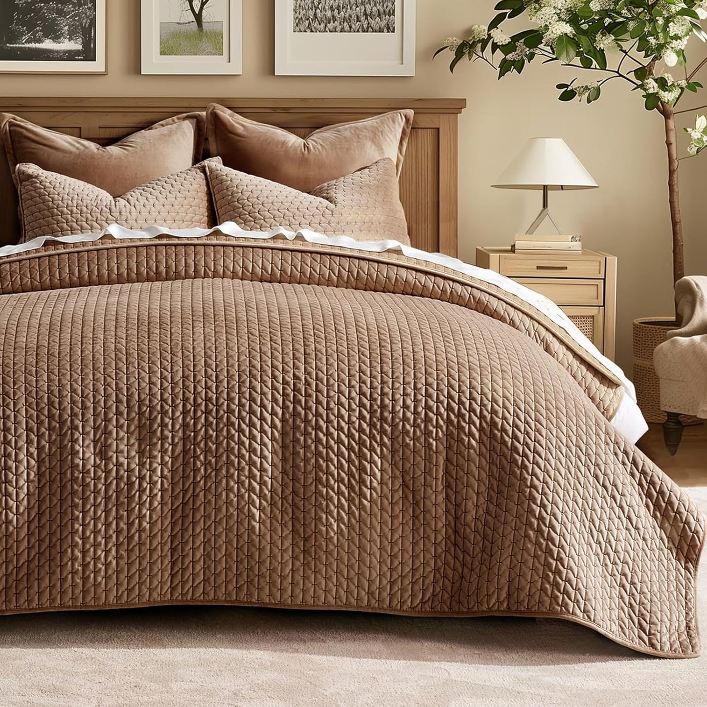 Luxury Velvet Quilt Set Queen Size for All Seasons Comfort