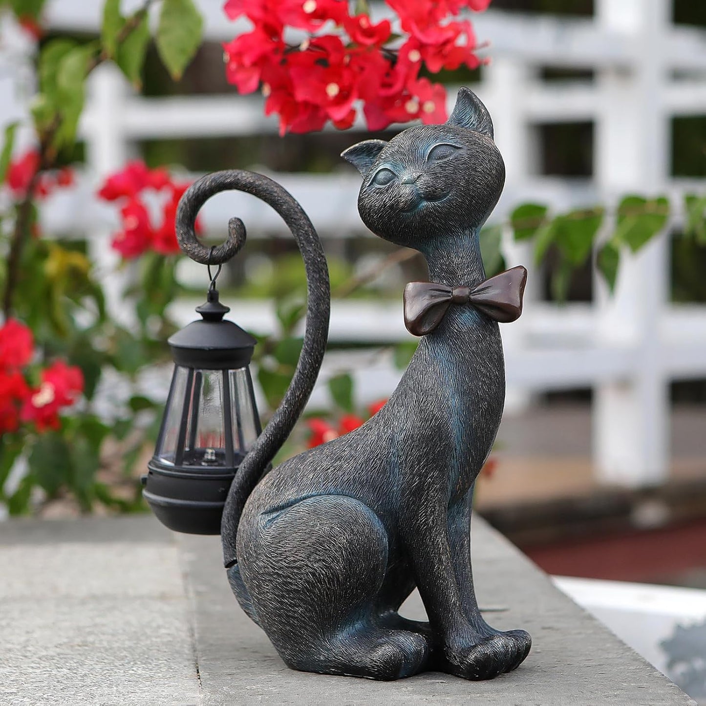 Whimsical Outdoor Cat Statues with Solar Lantern for Decor