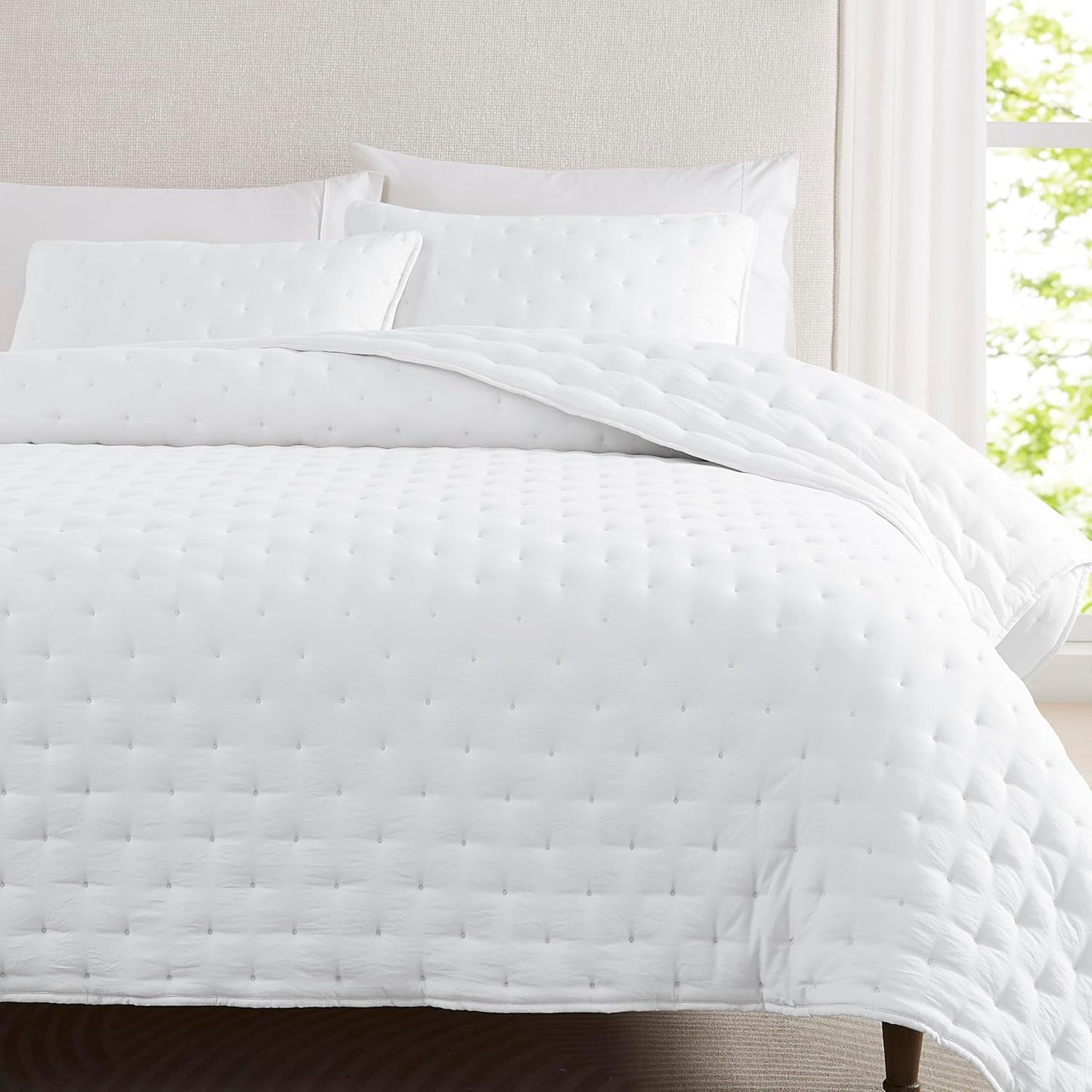 White Cloud California King Size Quilt Bedding Set for All Seasons