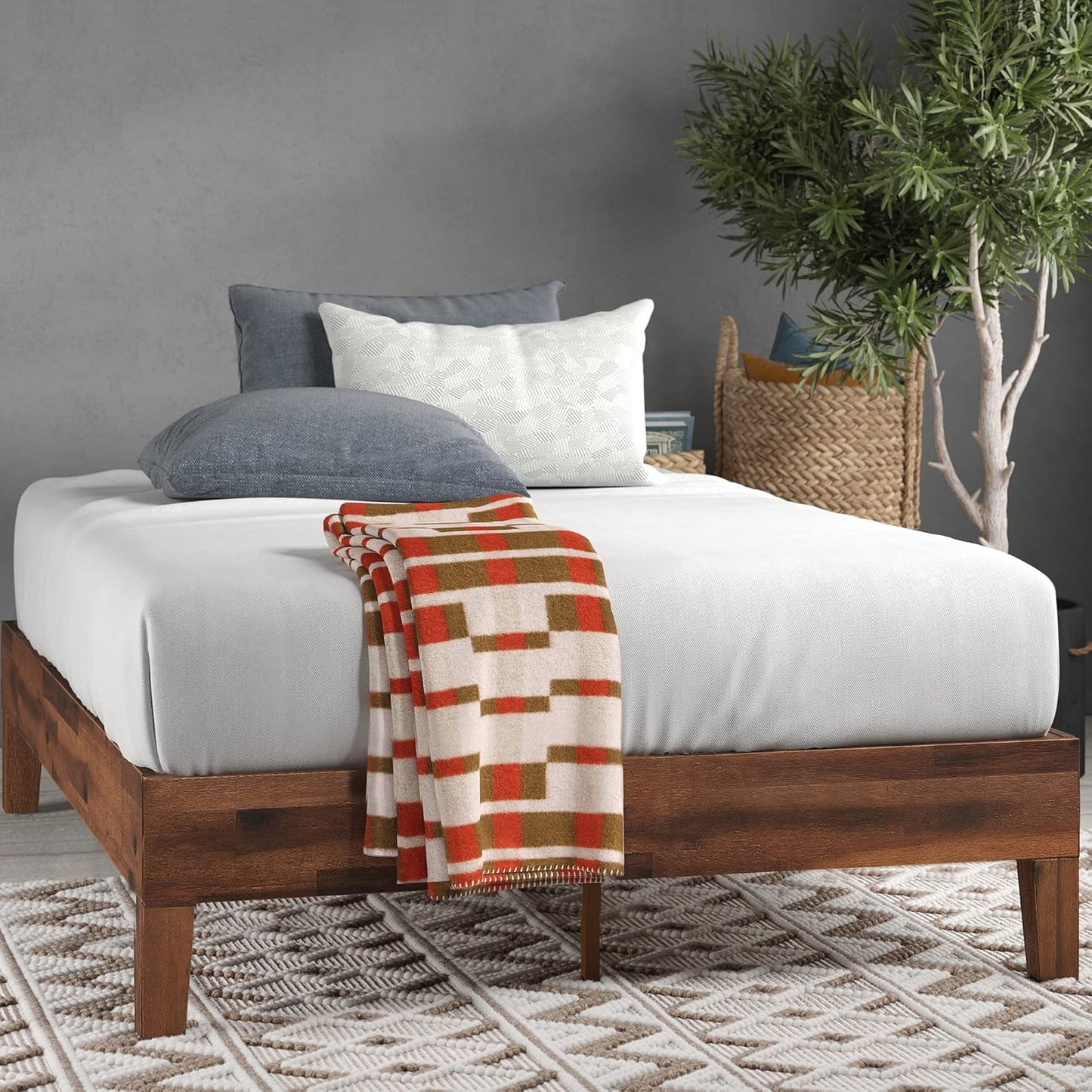 ZINUS Marissa Deluxe Wood Platform Bed Frame for King Size