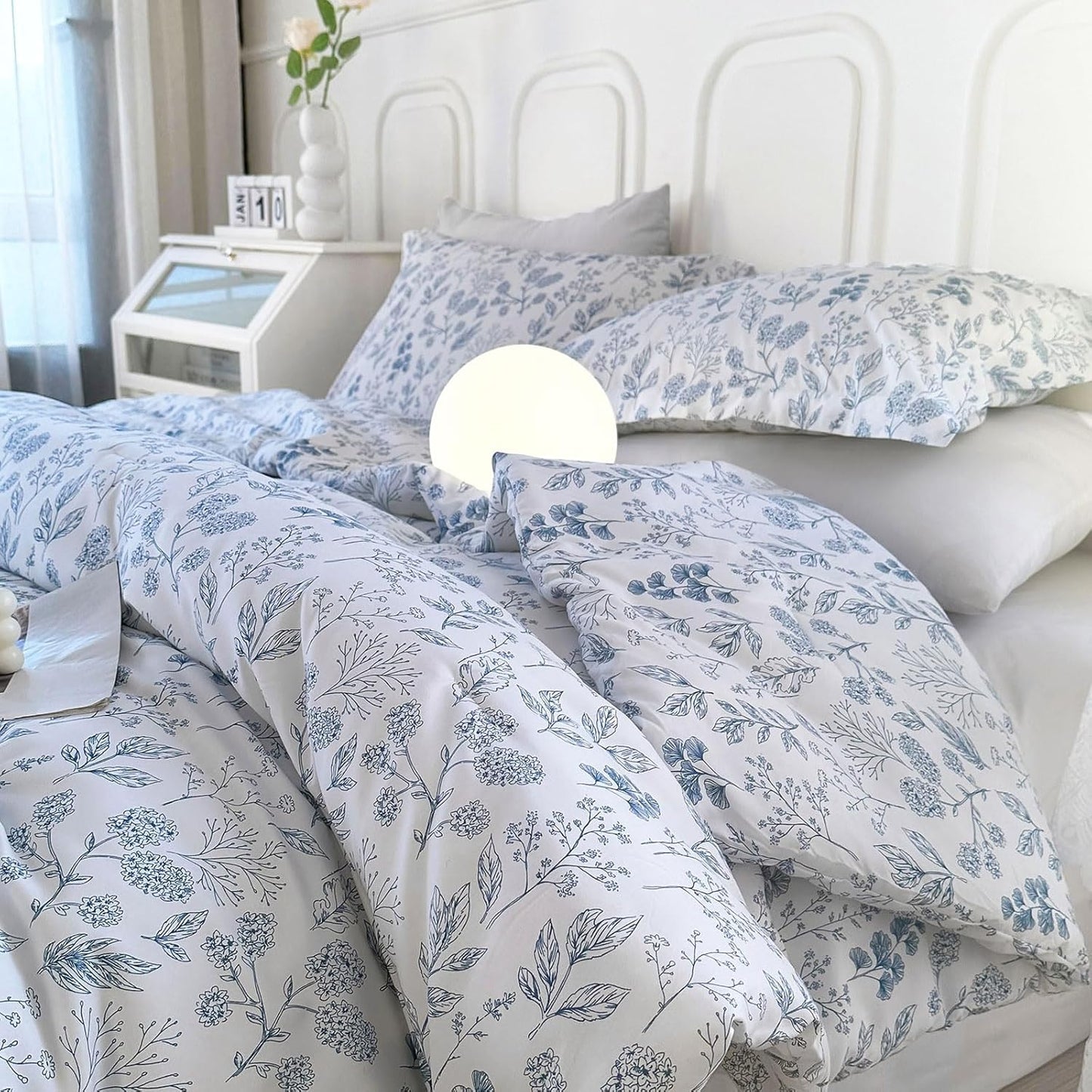 EAVD Queen Comforter Set with Blue Floral Design for All-Season