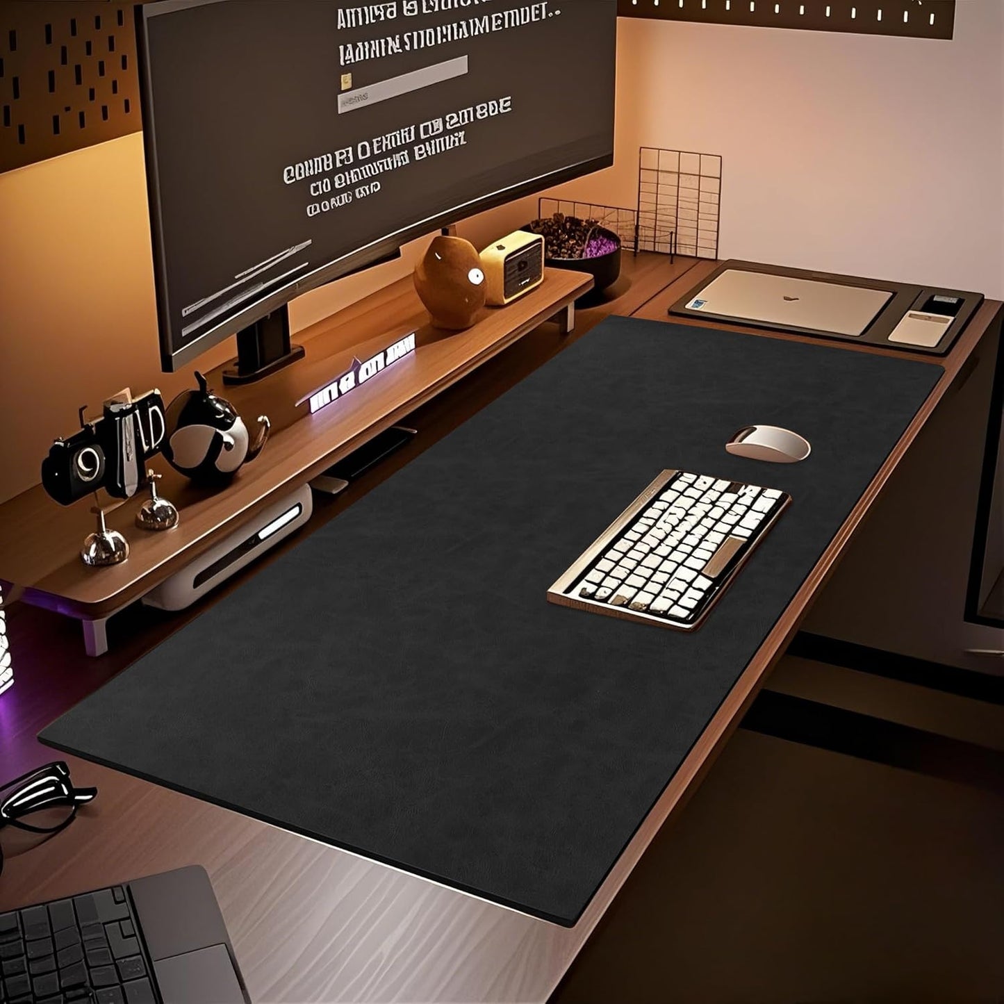 Premium Leather Desk Pad: Protects Desks, Enhances Efficiency