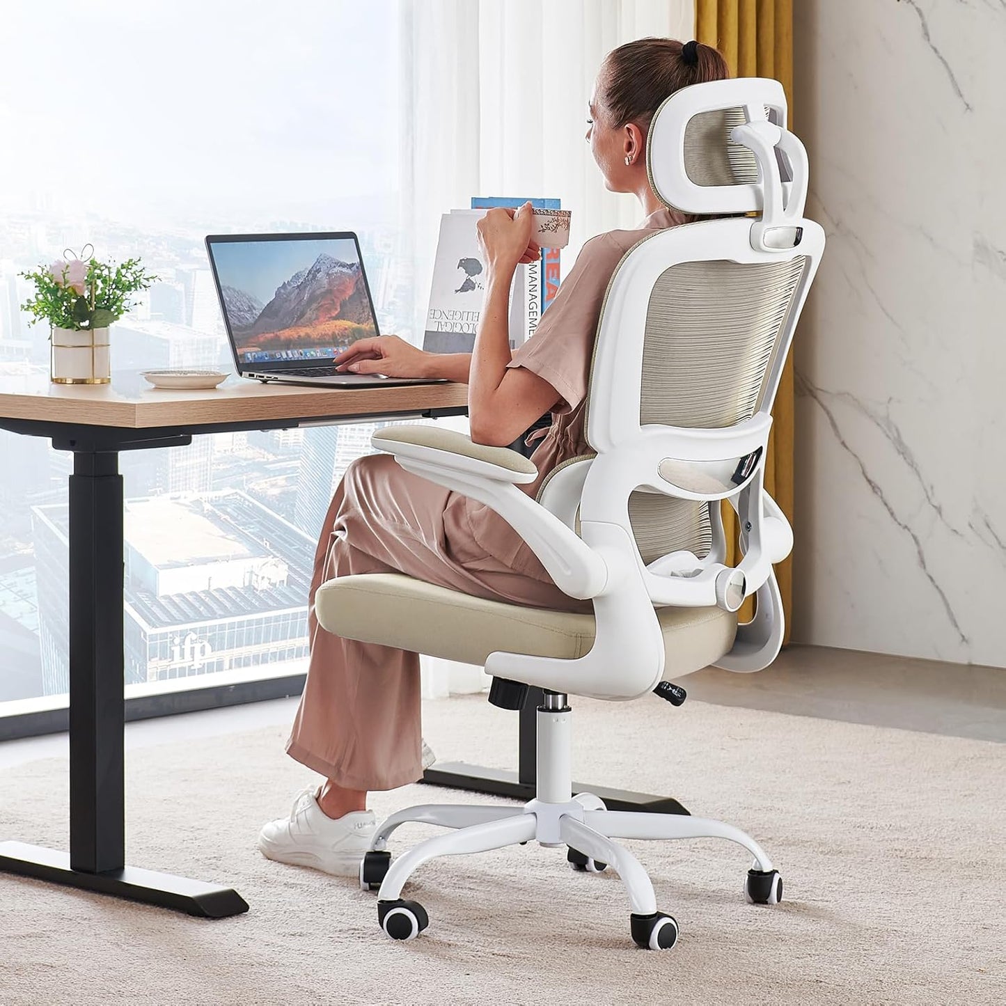 330 LBS Ergonomic Mesh Office Chair - Comfortable & Stylish