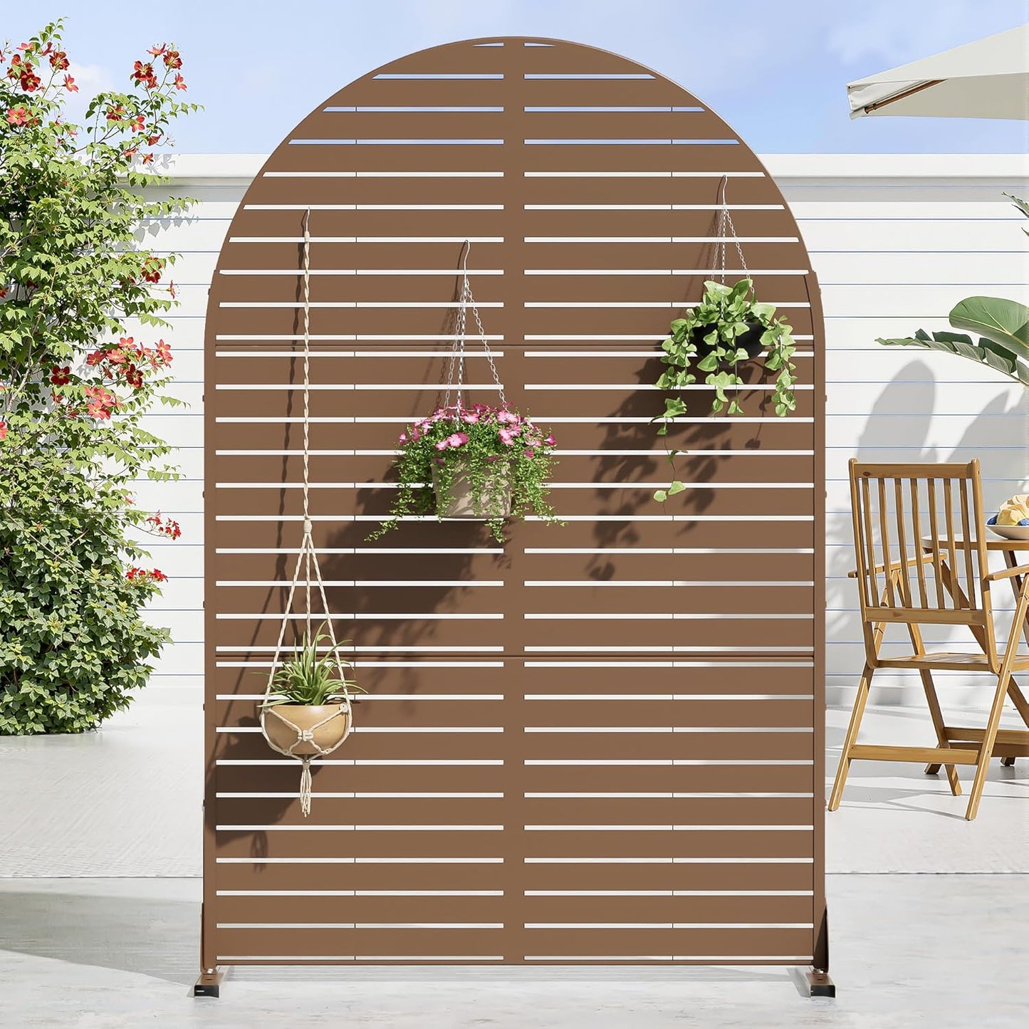 Casaphoria Arched Metal Privacy Screen for Outdoor Spaces
