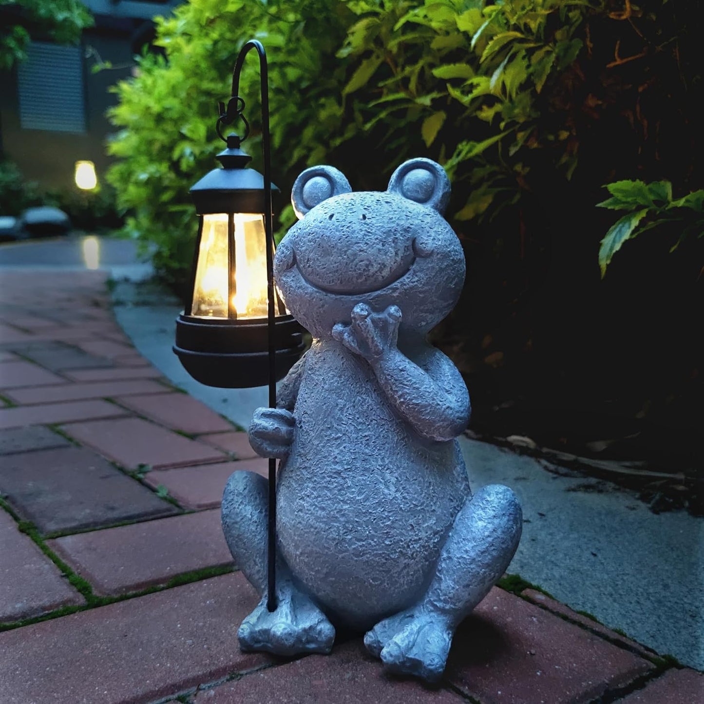 Frog Solar Garden Statues with Lantern for Outdoor Decor