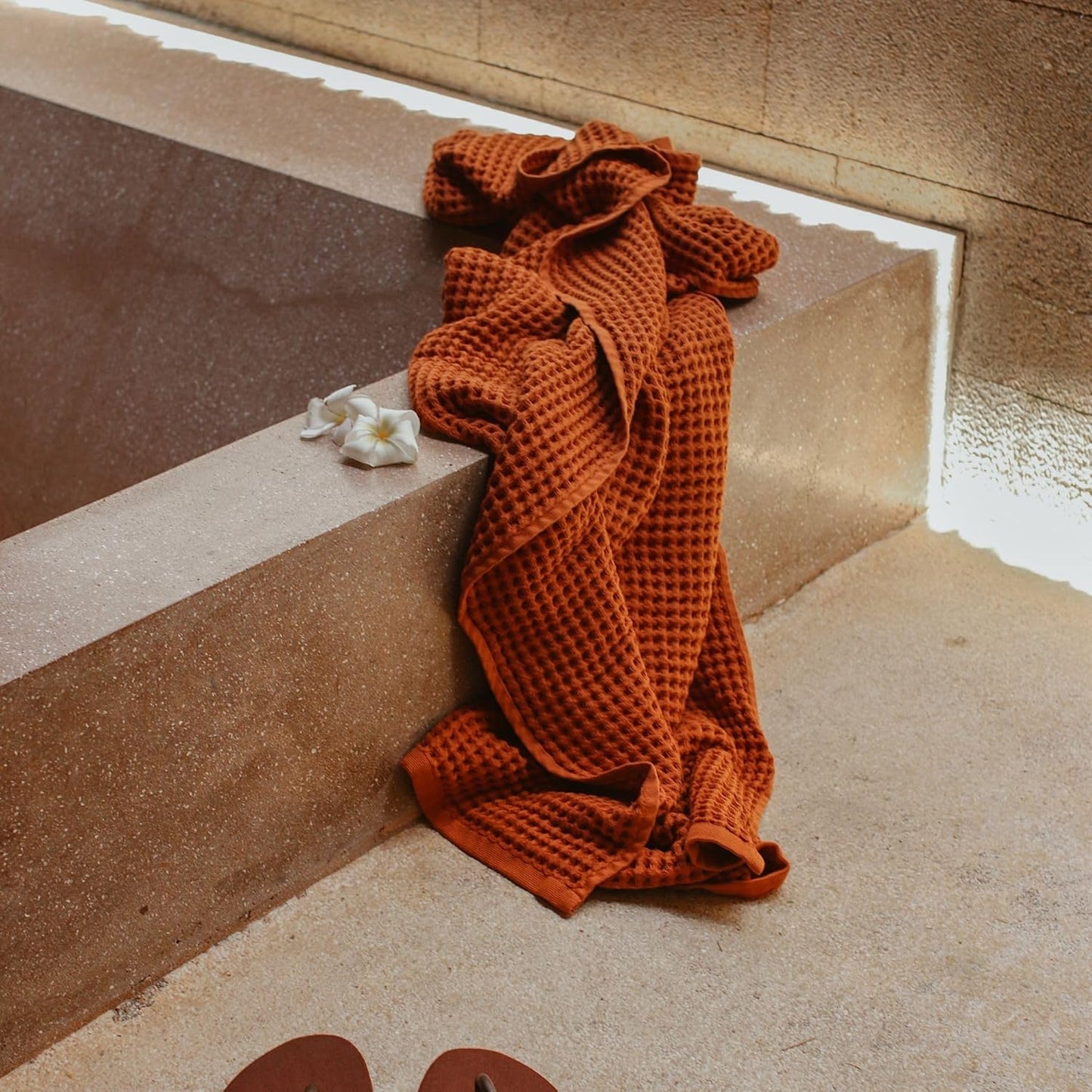 Luxurious 100% Turkish Cotton Waffle Bath Sheet for Spa Use