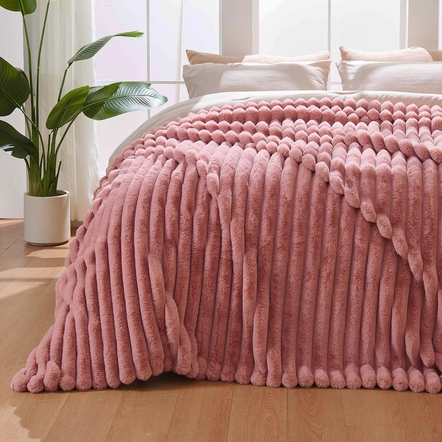 Cozy Soft Fluffy Fuzzy Pink Blanket for Bed Queen Size