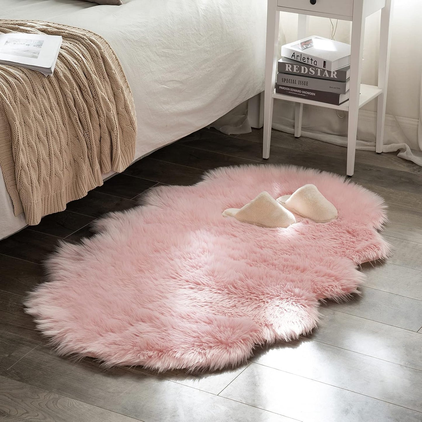 MIULEE Luxury Super Soft Fluffy Area Rug for Cozy Spaces