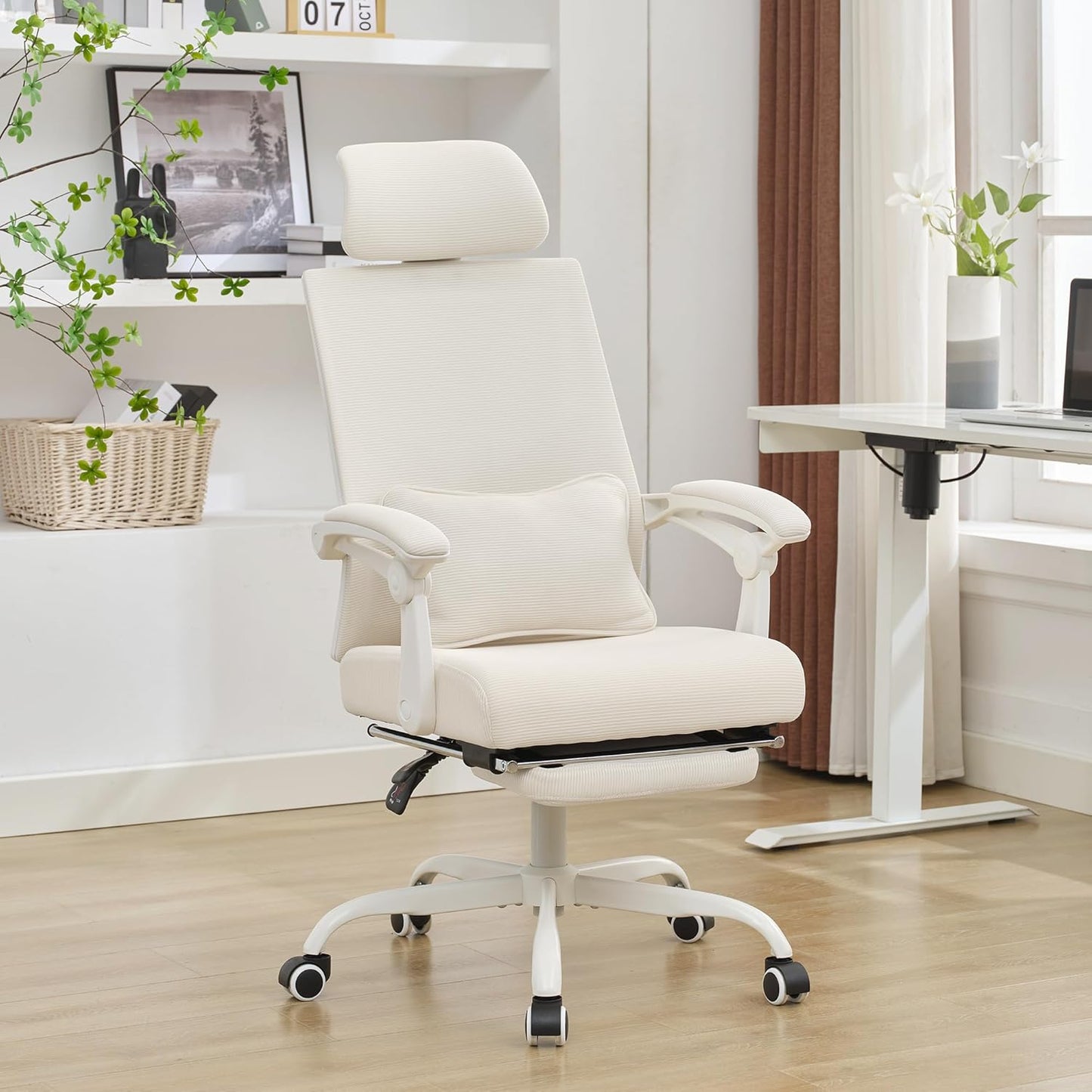 Qulomvs Ergonomic Office Chair with Footrest for Comfort
