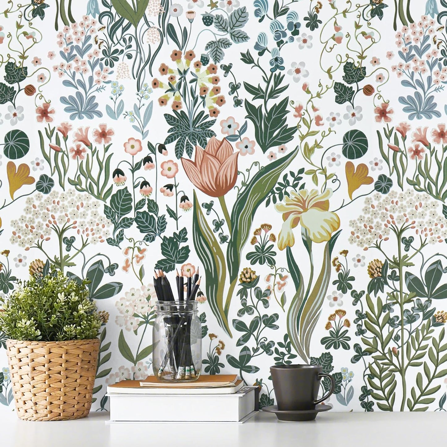 Vintage Floral Peel and Stick Wallpaper for Elegant Decor