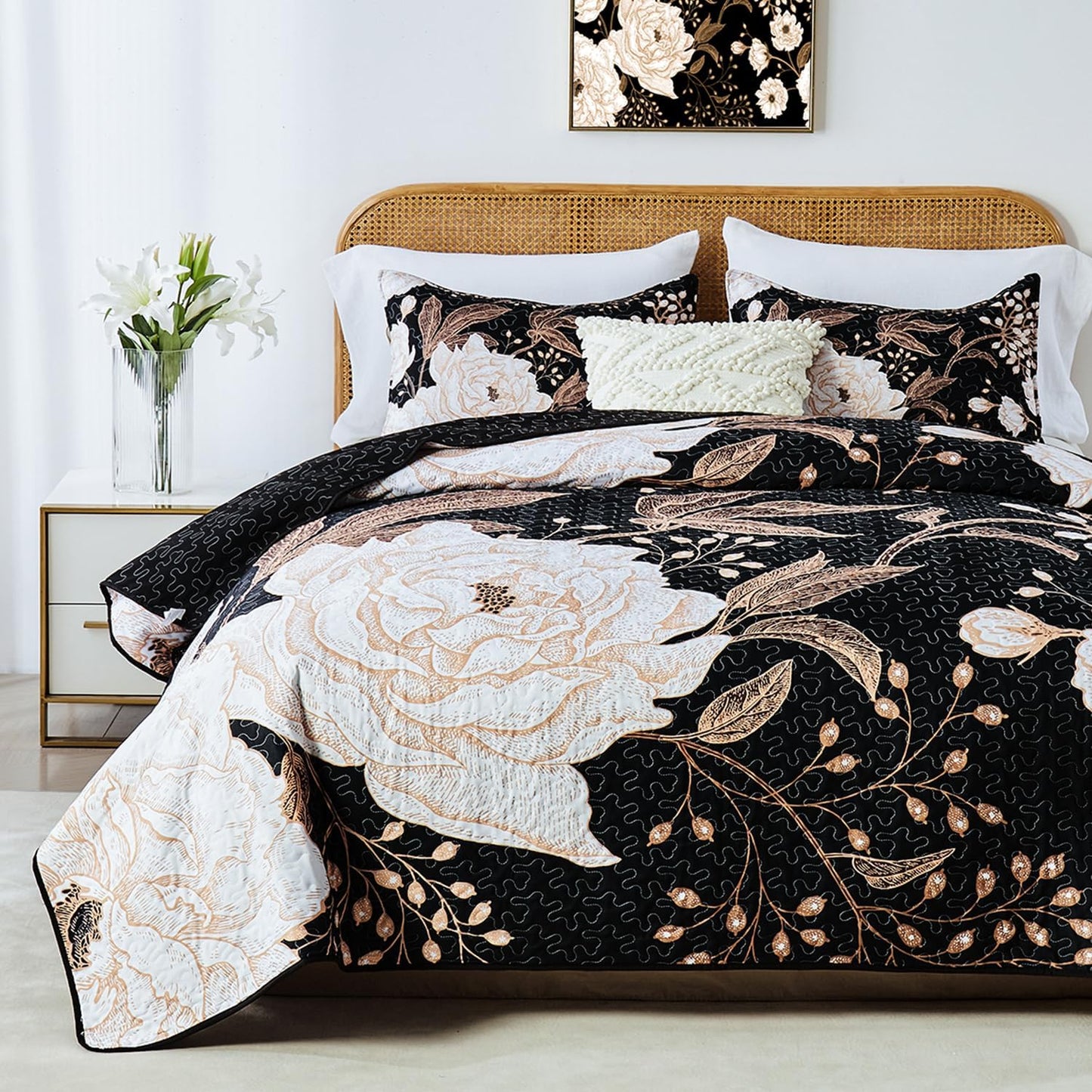 Yogeneg King Size Quilt Set with Elegant Floral Design