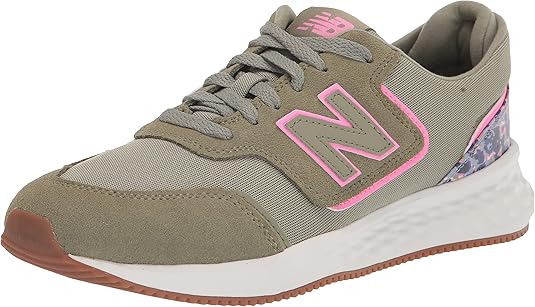 New Balance Women's Modern Sneaker: Stylish Comfort for All