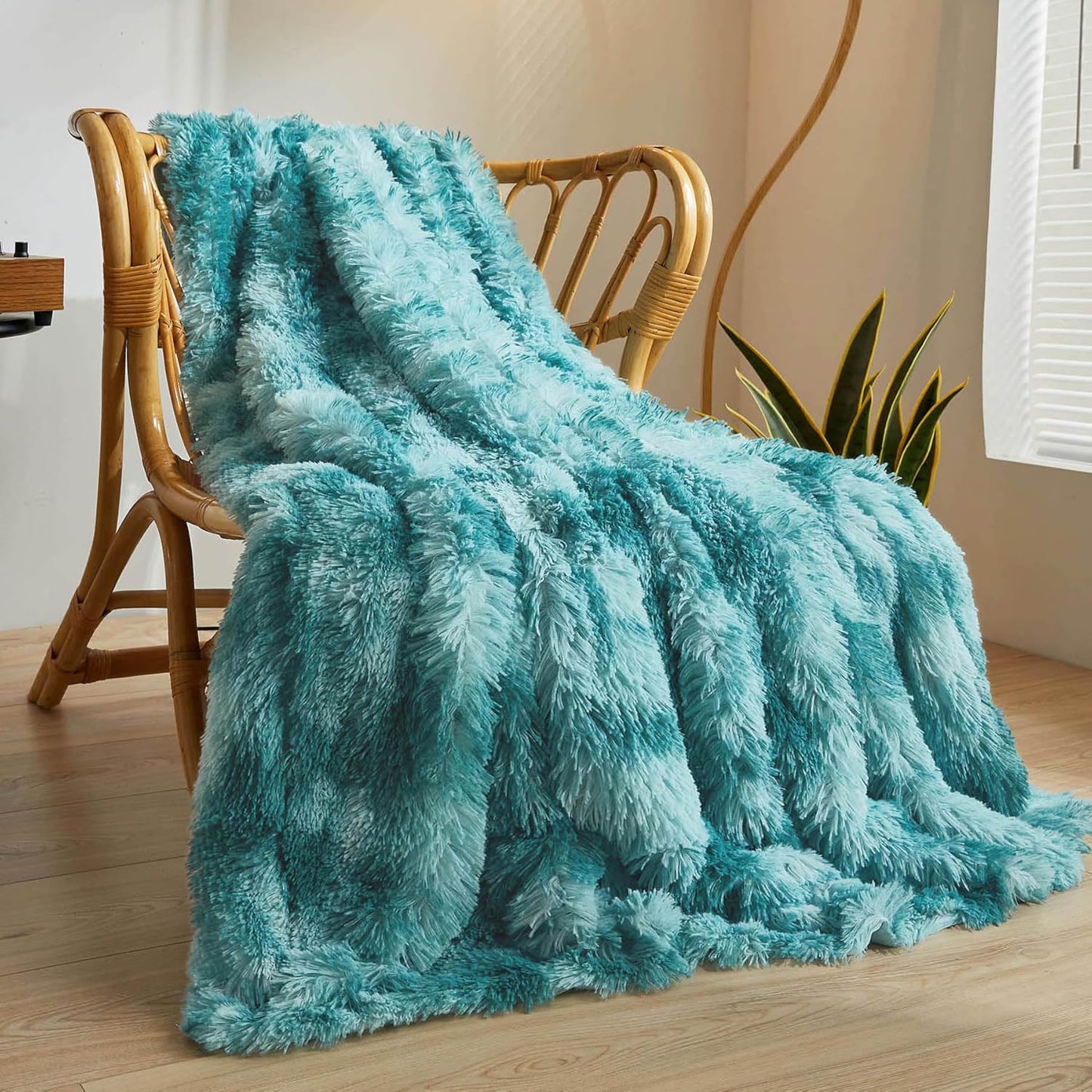 Luxury Faux Fur Blanket for Cozy Comfort in Any Room