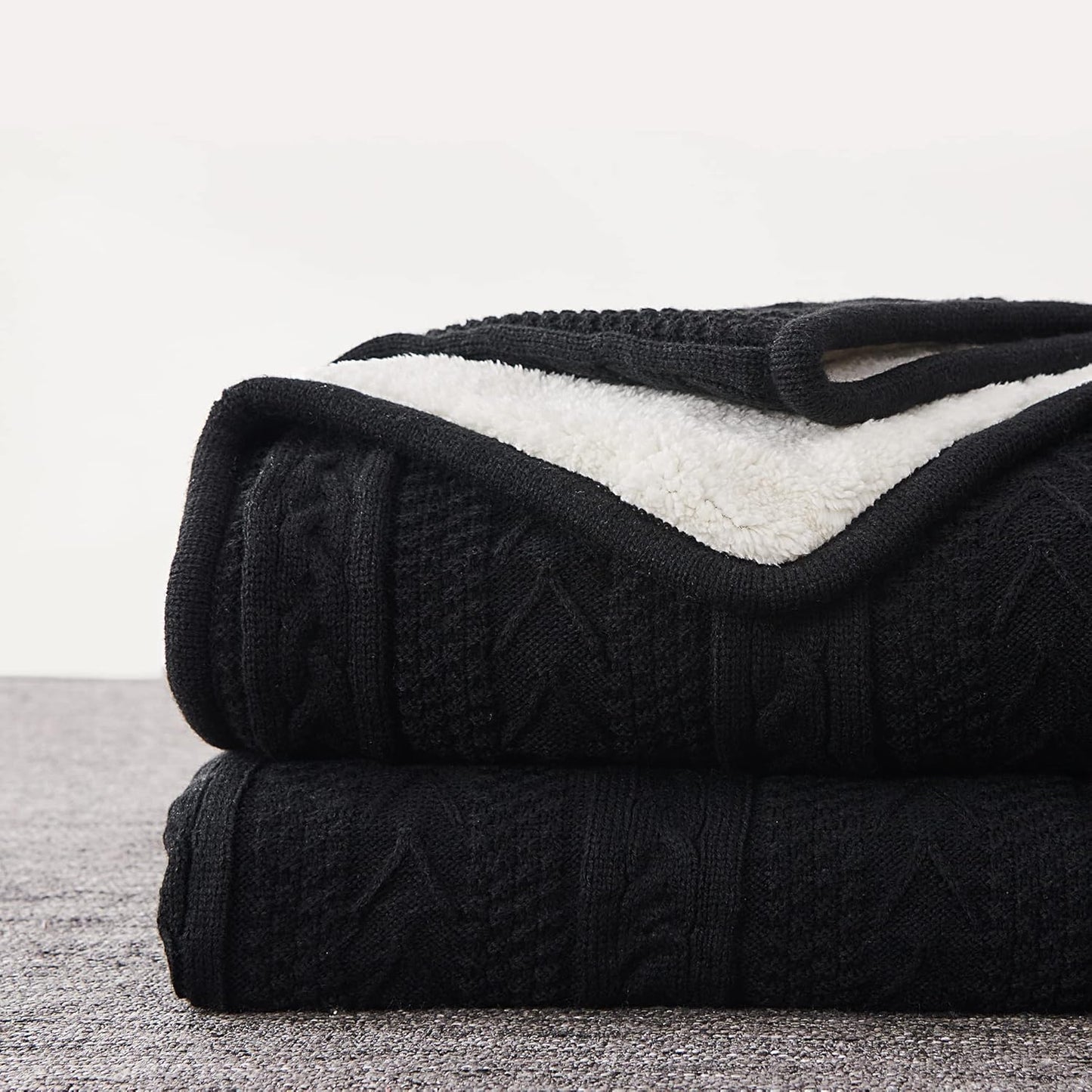 Cozy Acrylic Cable Knit Sherpa Throw Blanket for All Seasons