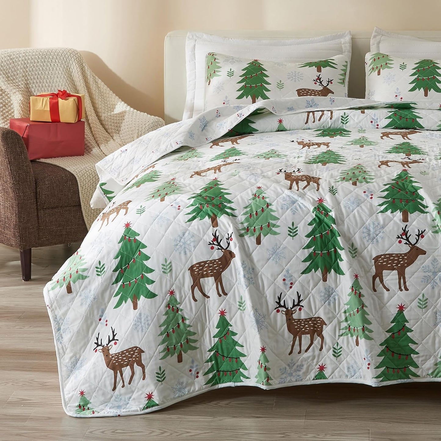 Great Bay Home 2-Piece Christmas Quilt Set for Cozy Holidays