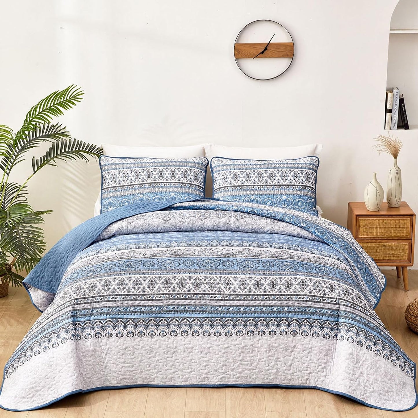 Light Blue Bohemian Queen Quilt Set for All Season Comfort
