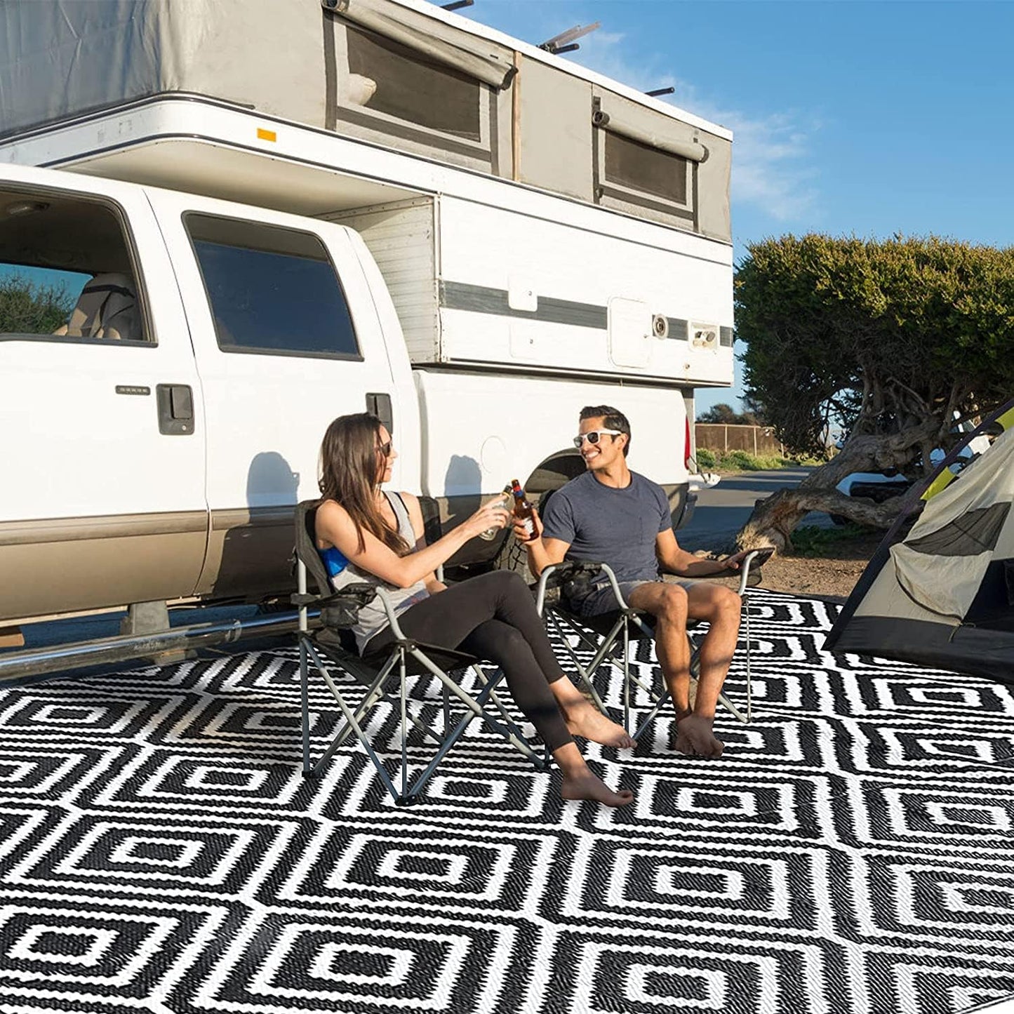 9ft x 12ft Plastic Straw Rug - Perfect for Outdoor Spaces