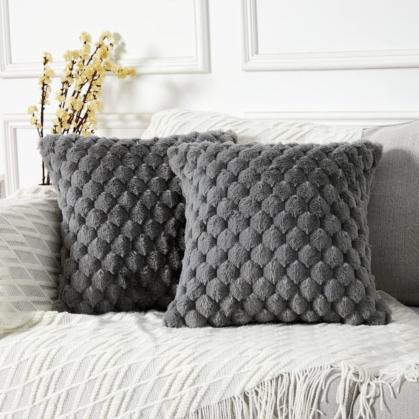 Yaertun Pack of 2 Super Soft Cozy Decorative Throw Pillow Covers
